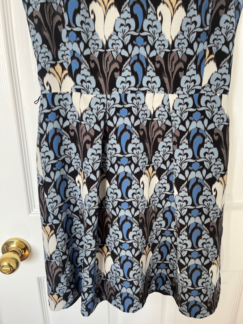 Tristan Sleeveless Blue and Cream Floral Fit-and-Flare Dress - Picture 3 of 8